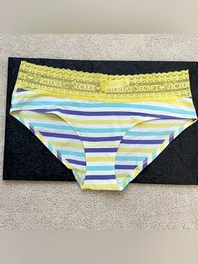 Victoria’s Secret Colorful Striped Lace Trim Low Rise HipHugger Panties Medium M